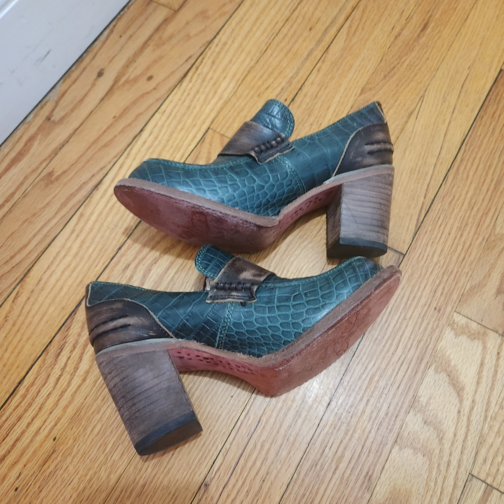 'Bellevue' Freebird by Steven Green and Brown Loafers with Vintage Charm - Picture 3 of 4